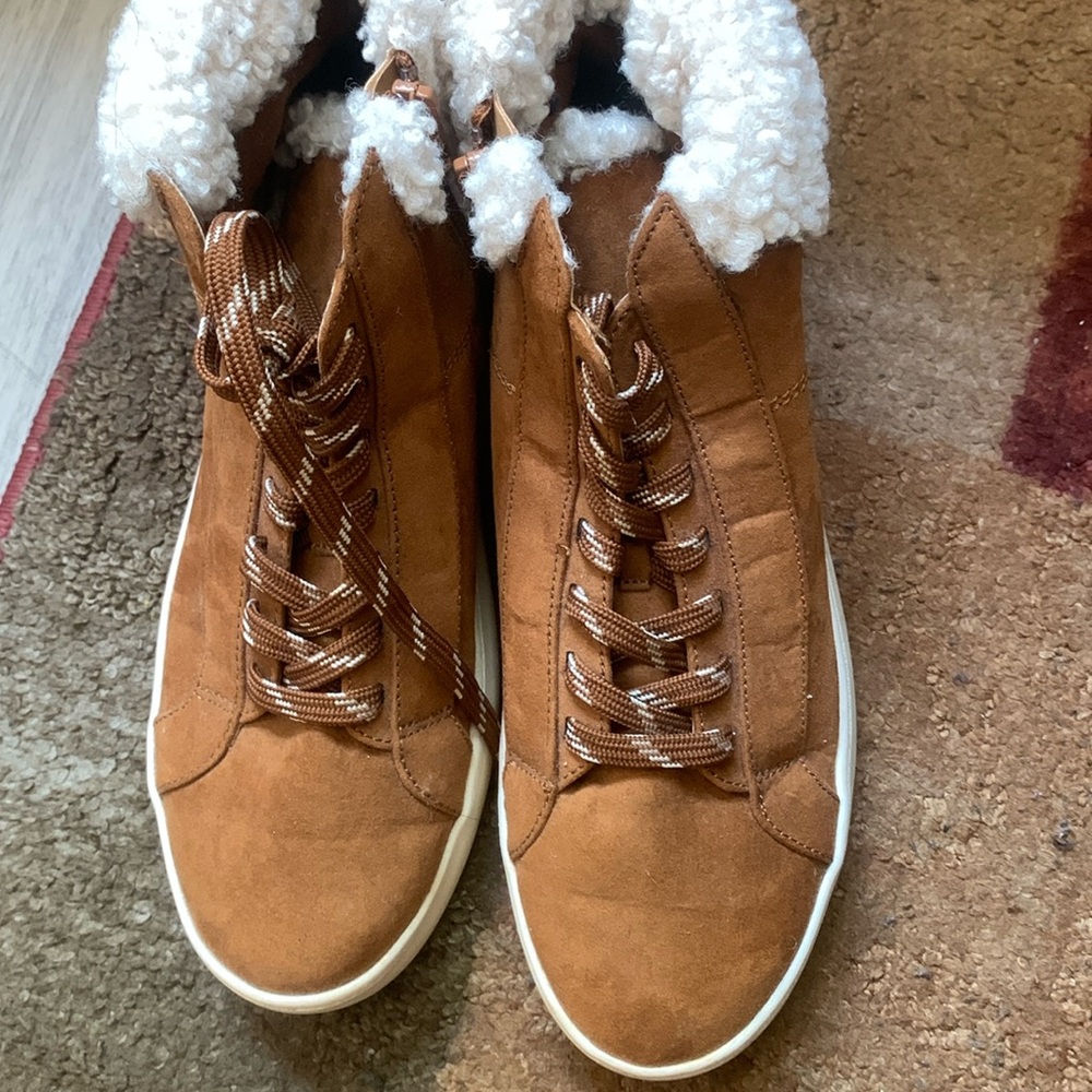 Time and Tru Boots w/ Fur - Worn Twice
